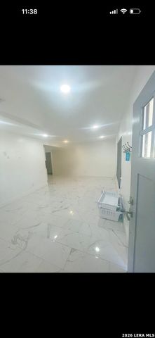 226 Amber, San Antonio, TX 78221