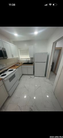 226 Amber, San Antonio, TX 78221