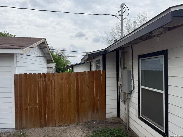 226 Amber, San Antonio, TX 78221