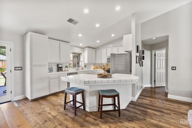 11016 Martingale Drive, Bakersfield, CA 93312