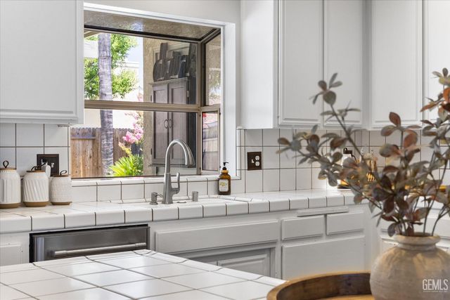 11016 Martingale Drive, Bakersfield, CA 93312