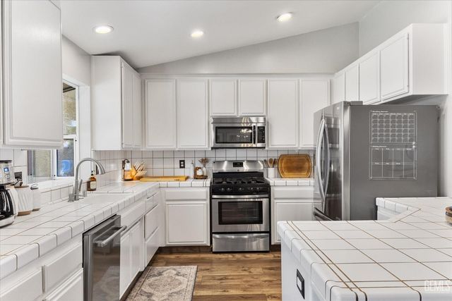 11016 Martingale Drive, Bakersfield, CA 93312