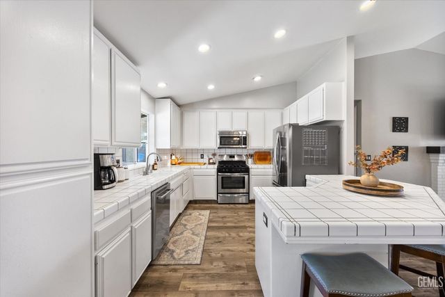 11016 Martingale Drive, Bakersfield, CA 93312