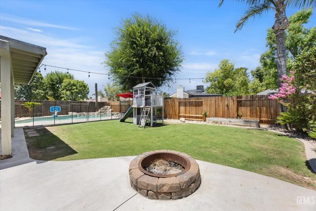 11016 Martingale Drive, Bakersfield, CA 93312
