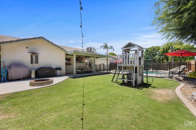 11016 Martingale Drive, Bakersfield, CA 93312