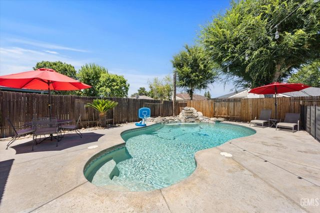 11016 Martingale Drive, Bakersfield, CA 93312
