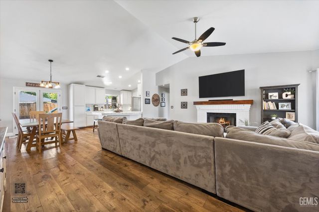 11016 Martingale Drive, Bakersfield, CA 93312