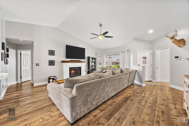 11016 Martingale Drive, Bakersfield, CA 93312
