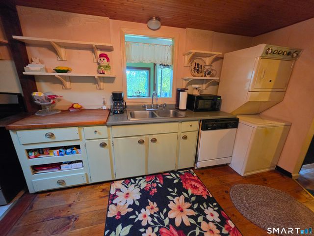 59 Lake View Drive, Ashford, CT 06278