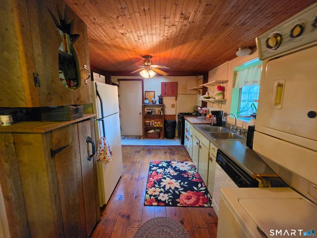 59 Lake View Drive, Ashford, CT 06278