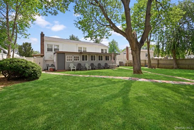 23 Glenwood Lane, Huntington, NY 11743
