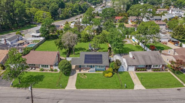 23 Glenwood Lane, Huntington, NY 11743