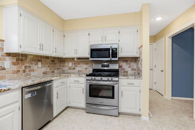 12479 S Twilight Lane, Olathe, KS 66062