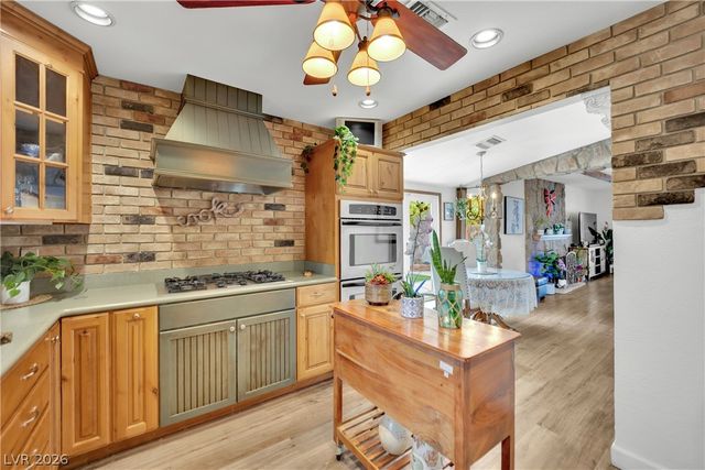 4550 Silver Peak Street, Las Vegas, NV 89103