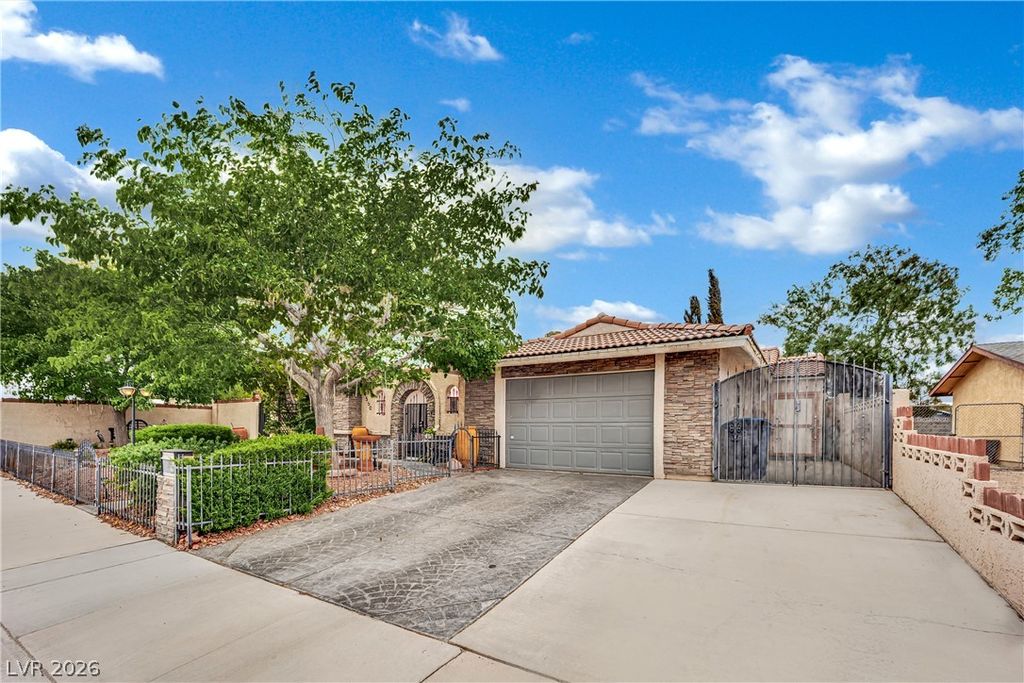 4550 Silver Peak Street, Las Vegas, NV 89103