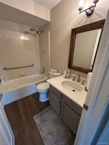 29280 Red Maple Drive 105, New Baltimore, MI 48051