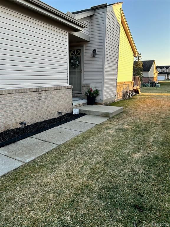 29280 Red Maple Drive 105, New Baltimore, MI 48051