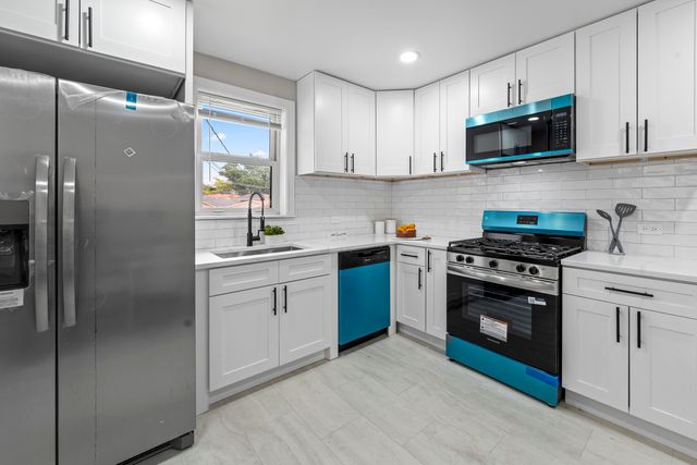 7917 S Christiana Avenue, Chicago, IL 60652