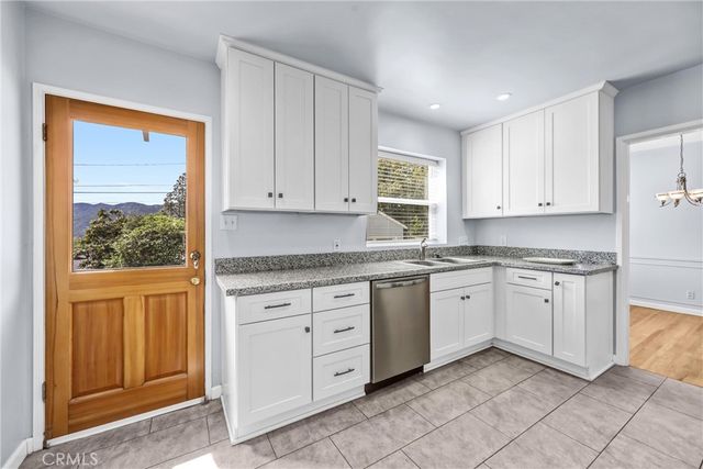 3338 Paraiso Way, La Crescenta, CA 91214