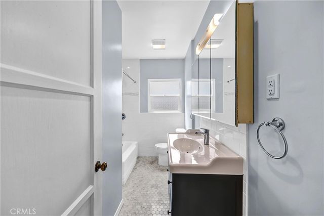 3338 Paraiso Way, La Crescenta, CA 91214