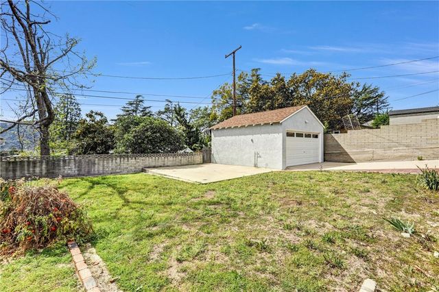 3338 Paraiso Way, La Crescenta, CA 91214