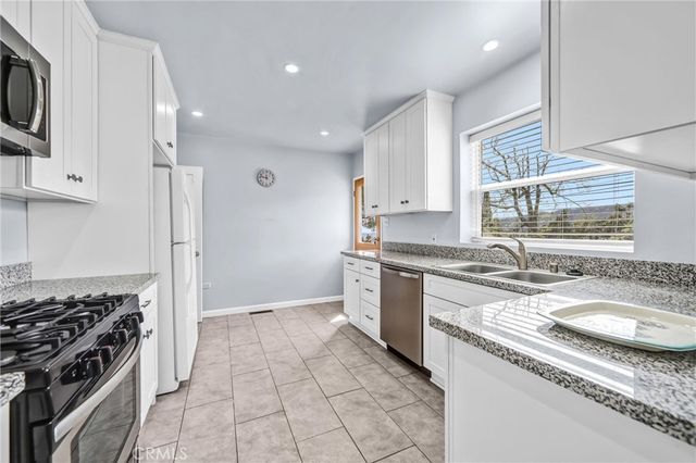 3338 Paraiso Way, La Crescenta, CA 91214