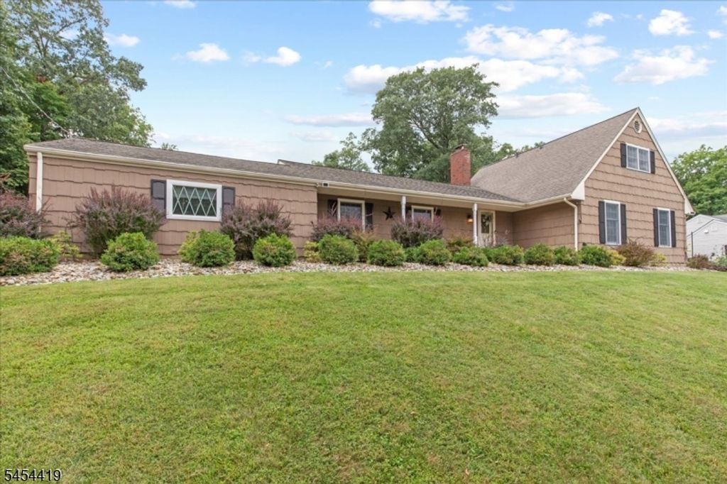 1137 Concord Dr, Bridgewater Twp., NJ 08807 — exterior