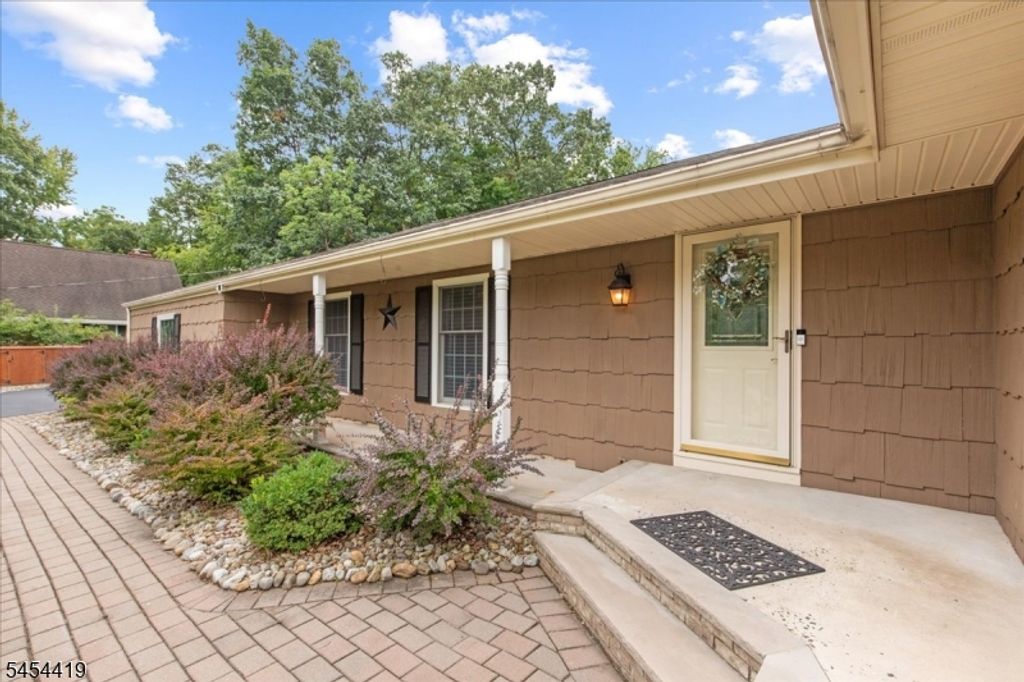 1137 Concord Dr, Bridgewater Twp., NJ 08807 — photo 2
