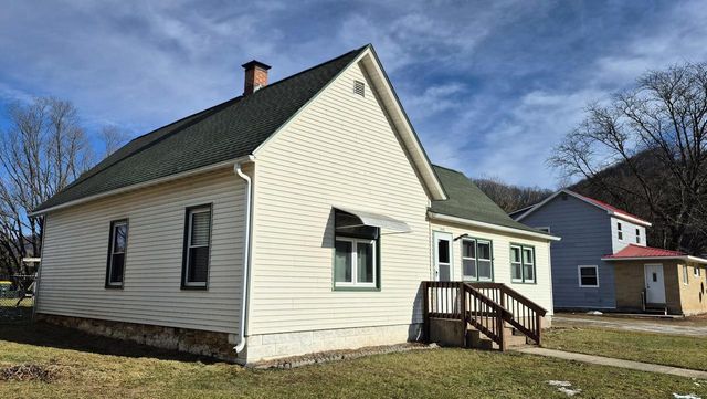 106 Main Street, Gays Mills, WI 54631