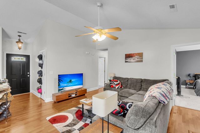 137 Paddock Way, Summerville, SC 29486