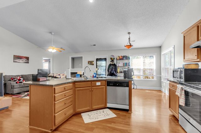 137 Paddock Way, Summerville, SC 29486