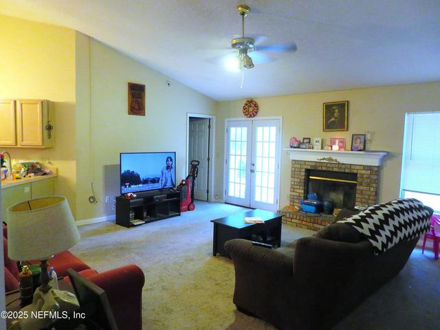 8979 ROSE HILL Drive N, Jacksonville, FL 32221
