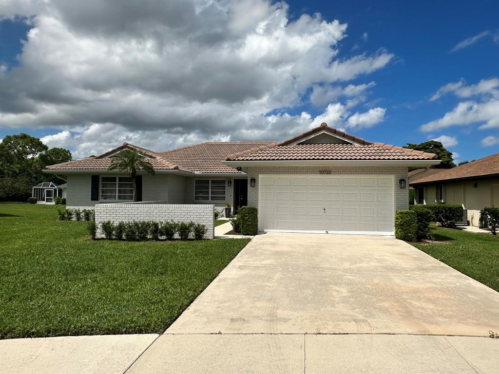 10723 Greentrail Drive S, Boynton Beach, FL 33436