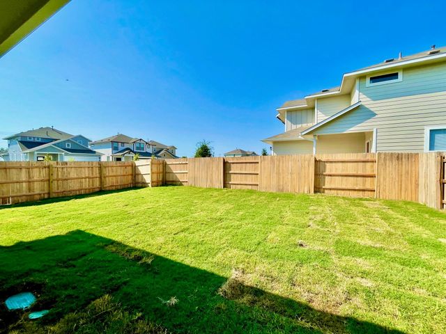 111 Living Reef DR, San Marcos, TX 78666