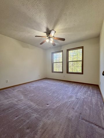 2917 Obie Adcock Rd, Smithville, TN 37166