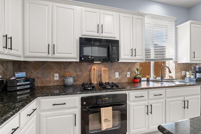 4212 Fairmeadow DR, Round Rock, TX 78665