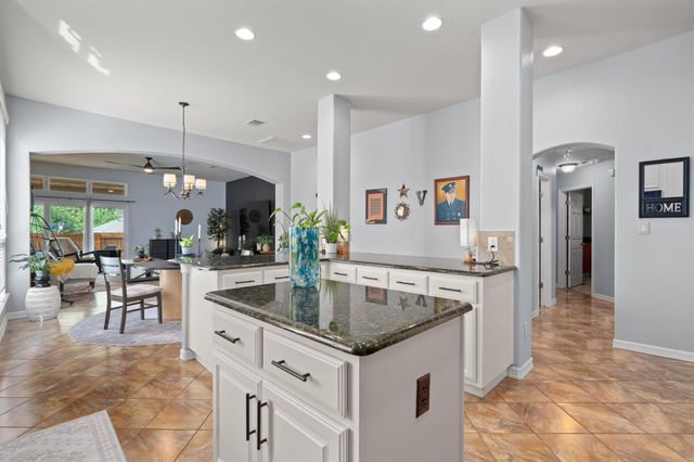 4212 Fairmeadow DR, Round Rock, TX 78665