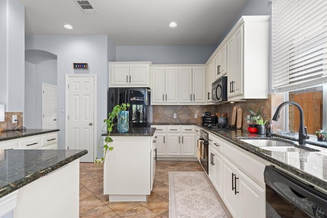 4212 Fairmeadow DR, Round Rock, TX 78665