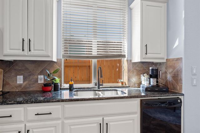 4212 Fairmeadow DR, Round Rock, TX 78665