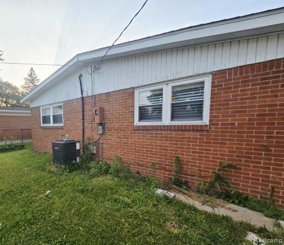 1292 Moulin Avenue, Madison Heights, MI 48071