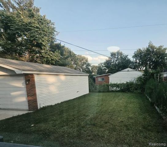 1292 Moulin Avenue, Madison Heights, MI 48071