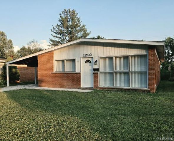 1292 Moulin Avenue, Madison Heights, MI 48071