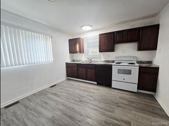 1292 Moulin Avenue, Madison Heights, MI 48071