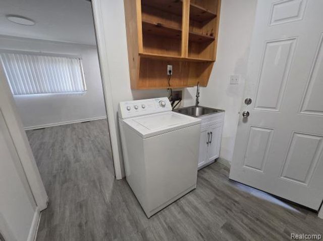 1292 Moulin Avenue, Madison Heights, MI 48071