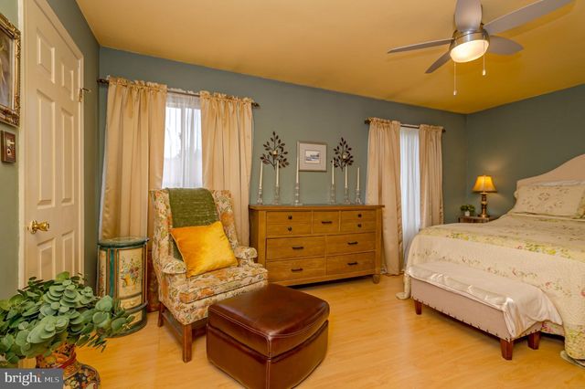 20 KELLY CT, Hamilton, NJ 08690