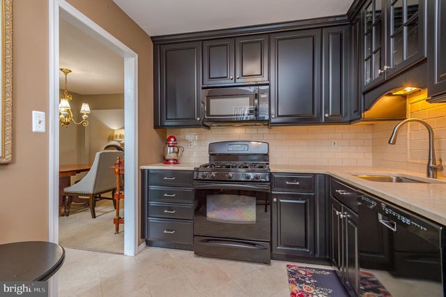 20 KELLY CT, Hamilton, NJ 08690