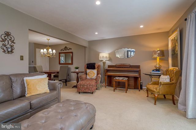 20 KELLY CT, Hamilton, NJ 08690