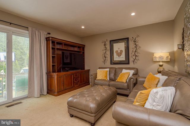 20 KELLY CT, Hamilton, NJ 08690