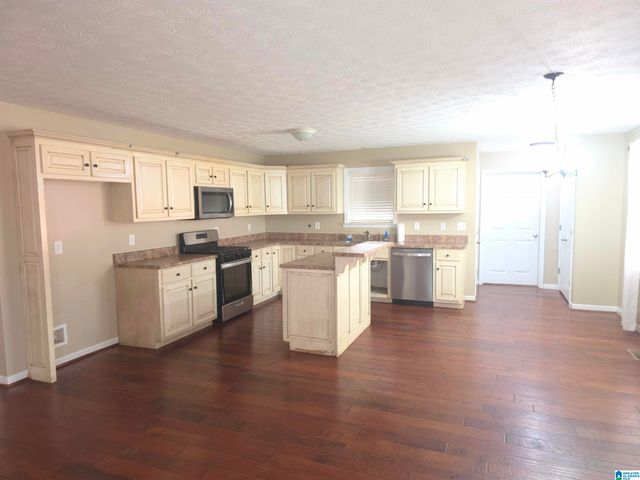 1018 SOUTHWOOD AVENUE, Talladega, AL 35160