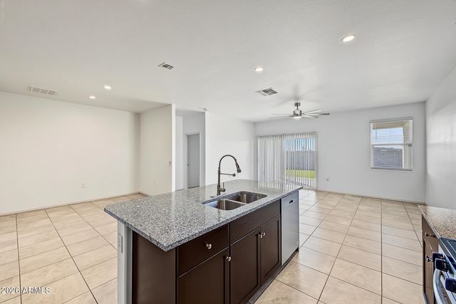24162 N COTTON Circle, Florence, AZ 85132
